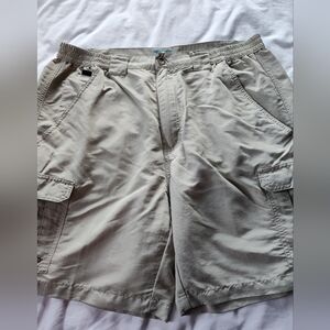 Worldwide Sportsman Men's Khaki Shorts. Size 38" Waist. 7" Inseam.